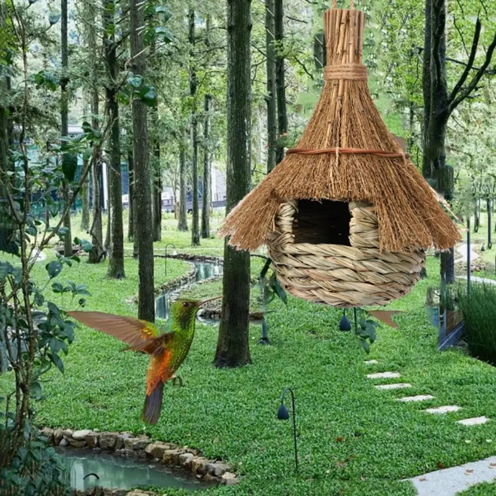 Hand-Woven Grass Bird House – Cozy Shelter for Birds