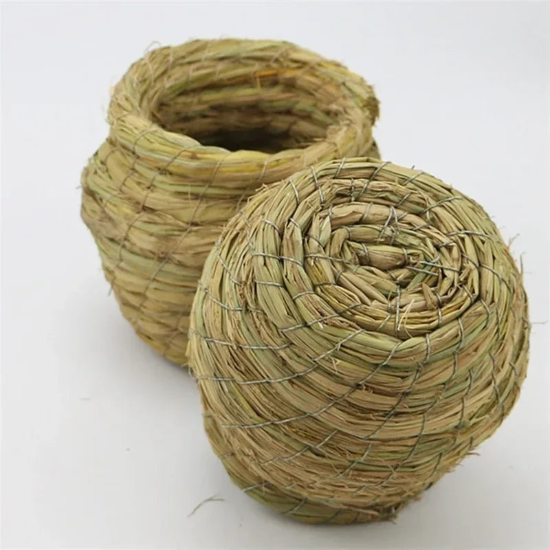 Handwoven Straw Bird Nest – Cozy Natural Shelter